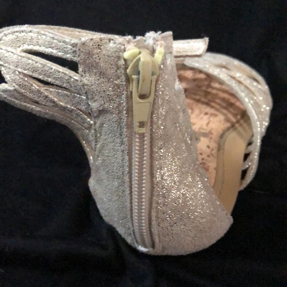 Gold Stuart Weitzman Sandals, girls size - Picture 7 of 10